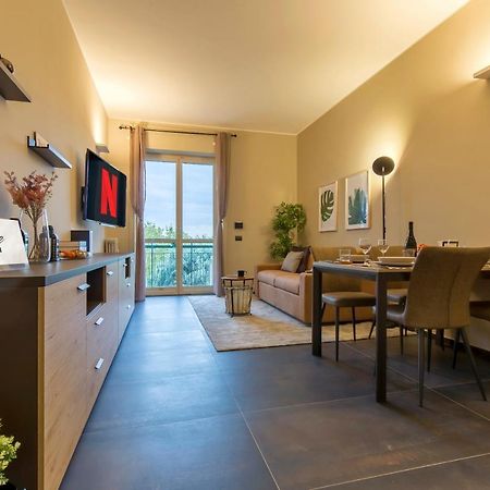 Modern & Bright 2 Bedroom Flat 50M From M4 Stop Мілан Екстер'єр фото