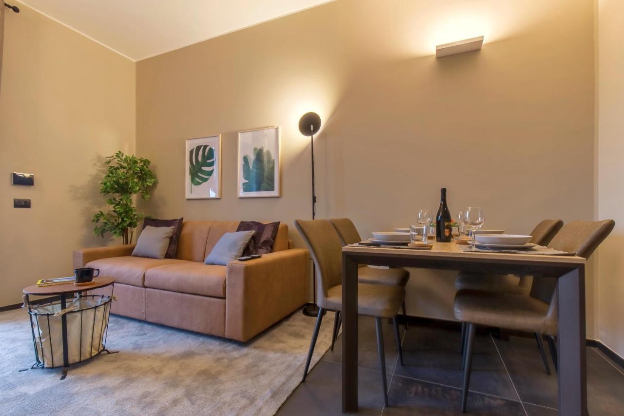 Modern & Bright 2 Bedroom Flat 50M From M4 Stop Мілан Екстер'єр фото