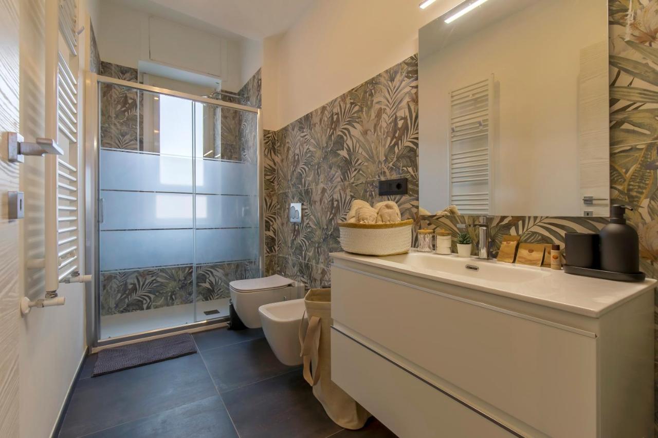 Modern & Bright 2 Bedroom Flat 50M From M4 Stop Мілан Екстер'єр фото