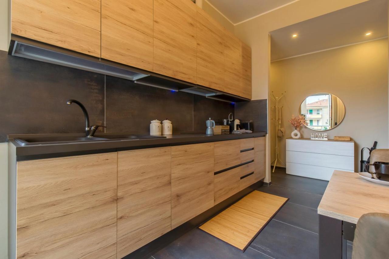 Modern & Bright 2 Bedroom Flat 50M From M4 Stop Мілан Екстер'єр фото