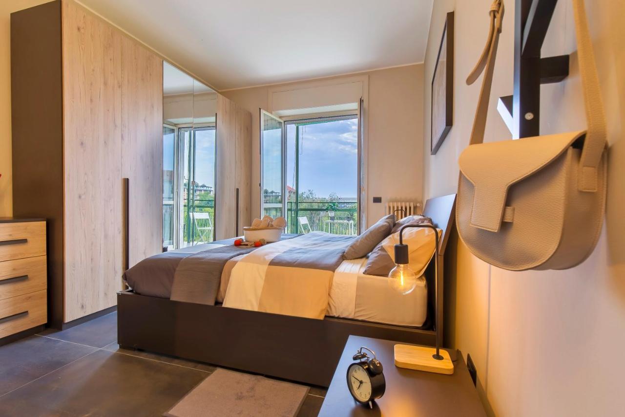 Modern & Bright 2 Bedroom Flat 50M From M4 Stop Мілан Екстер'єр фото